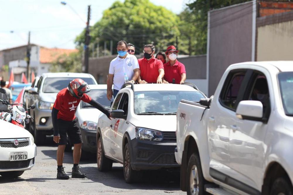 Três candidatos a prefeito iniciam campanha com carreatas em Teresina