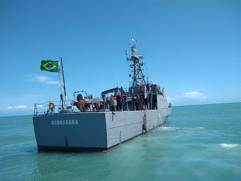 Navio não encontra manchas de óleo na superfície do mar no Piauí