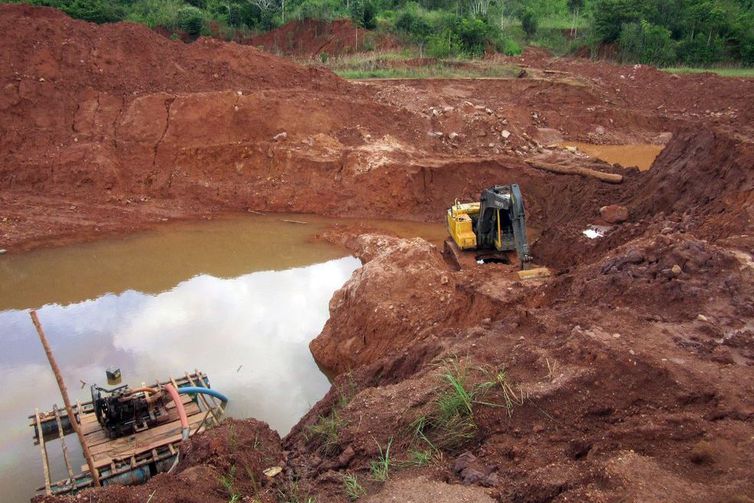 PF cumpre mandado judicial no Piauí contra exploração ilegal de diamante em terra indígena
