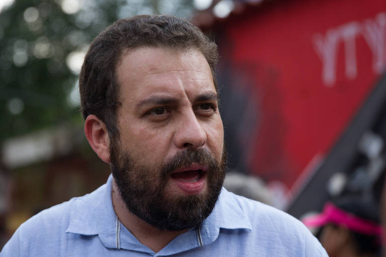 Ditadura? PF quer intimar Boulos por críticas a Bolsonaro nas redes