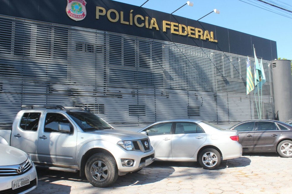 PF cumpre mandados contra suspeito de vender dinheiro falso pelo WhatsApp