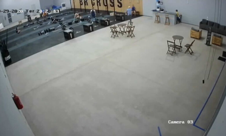 Dupla invade academia de crossfit em Picos e faz arrastão; veja vídeos