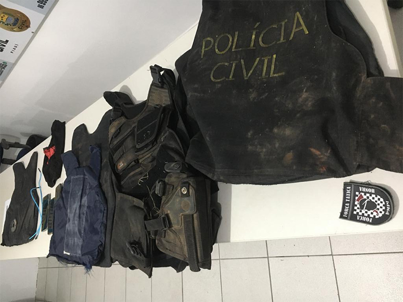 PM apreende malas com artefatos explosivos deixadas em perseguição