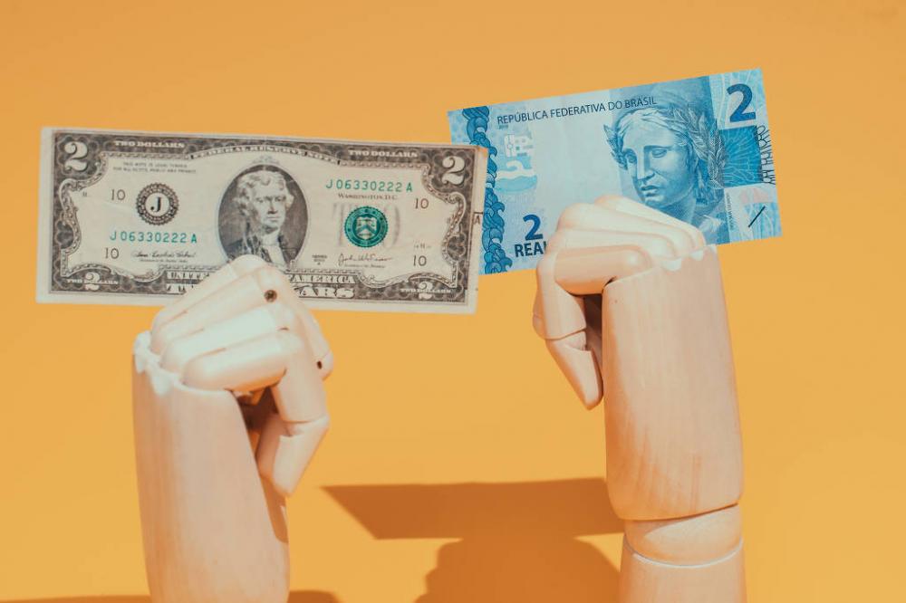 Dólar se valoriza 41% em relação ao real neste ano - Gabriel Cabral/Folhapress