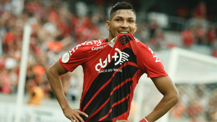Bola da vez no país, Athletico cria tática anti-desmanche