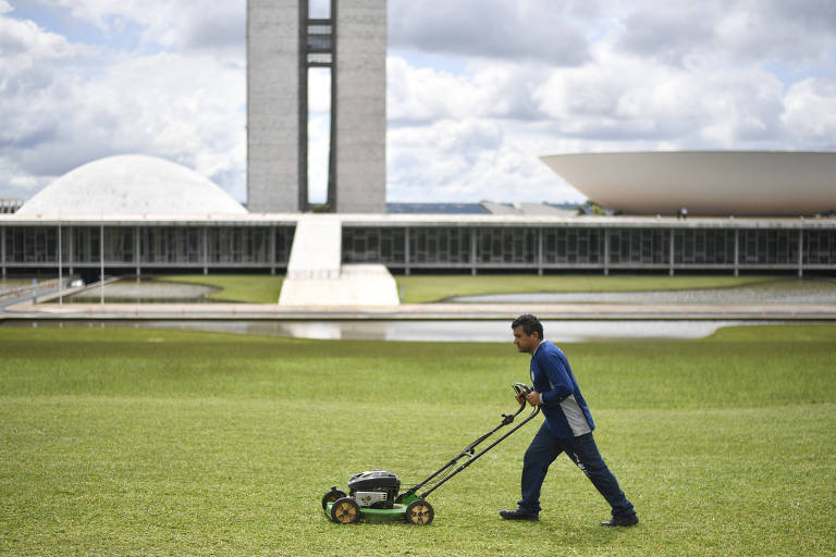 Câmara cogita oficializar rachadinha para abastecer fundo eleitoral