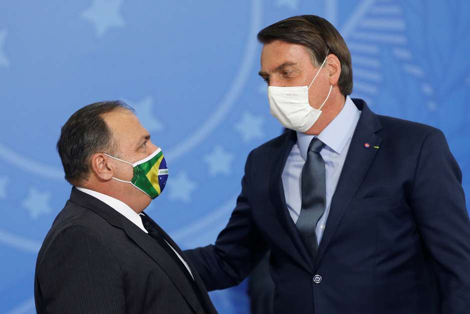 Pazuello e Bolsonaro