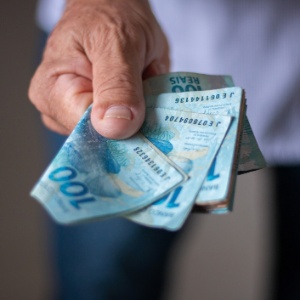 MP denuncia promotor por oferecer R$ 190 mil para soltar miliciano preso