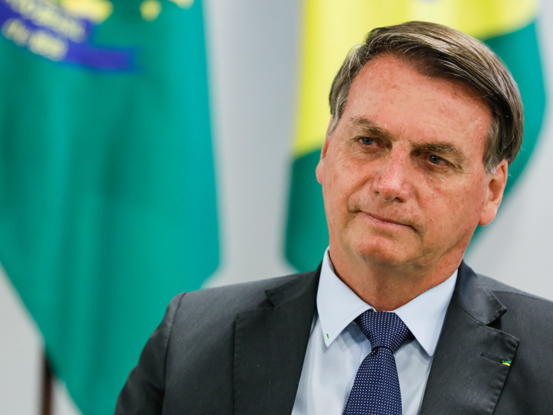 “Não compraremos vacina da China”, diz Bolsonaro e cancela acordo do ministro