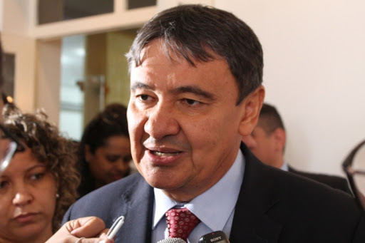 Wellington Dias decide liberar o consumo de bebidas em bares e restaurantes
