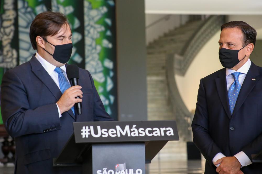 Maia defende CoronaVac e pede diálogo entre Doria e Bolsonaro