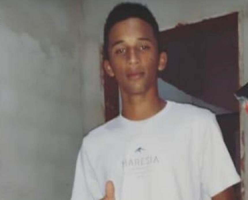 Samuel Sousa Leal morreu após receber uma facada na virilha (Foto: Reprodução)