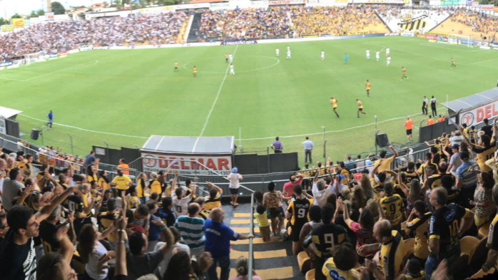 Com gol polêmico, Novorizontino vence e complica Corinthians no Paulistão