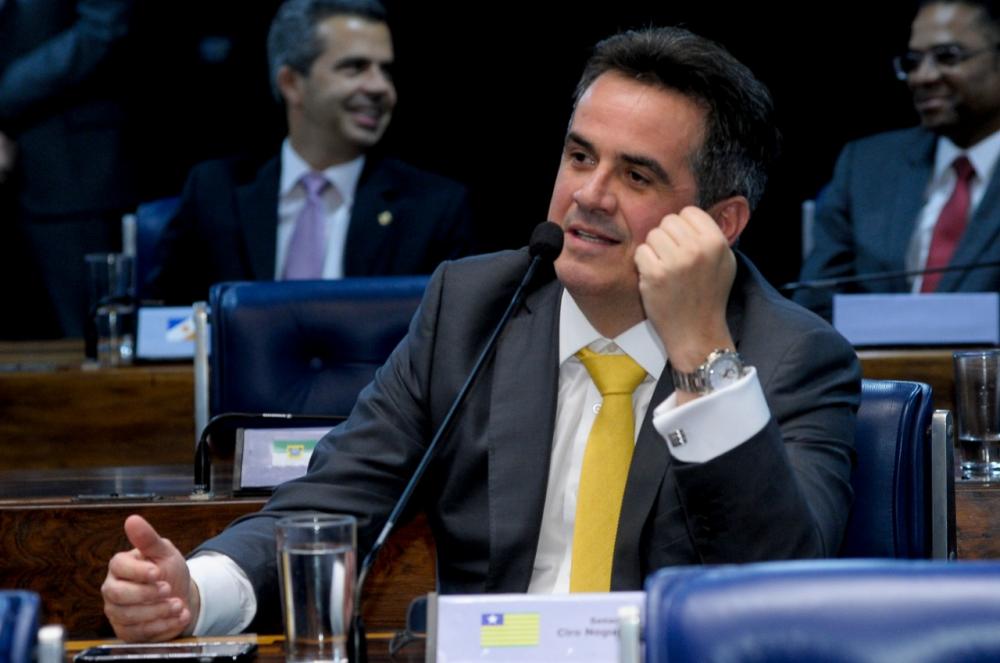 Ciro Nogueira bate recorde de gasto de dinheiro público do 