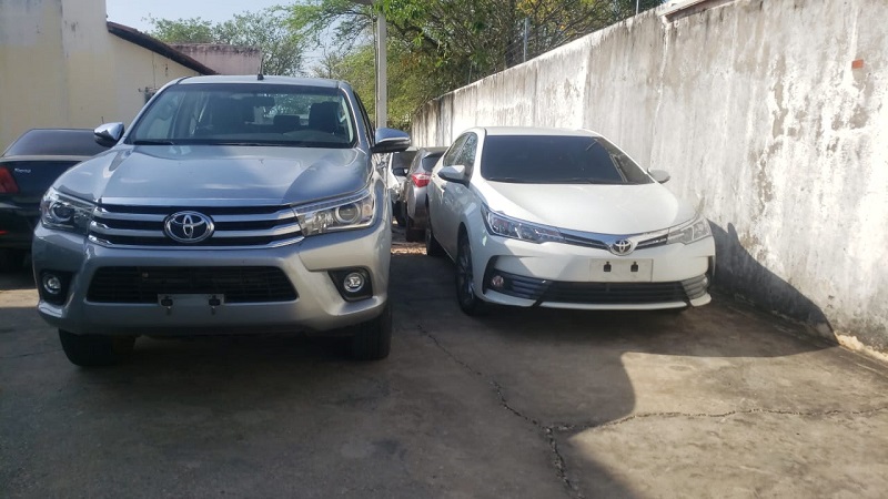 Polícia recupera carros roubados em Teresina e prende duas pessoas