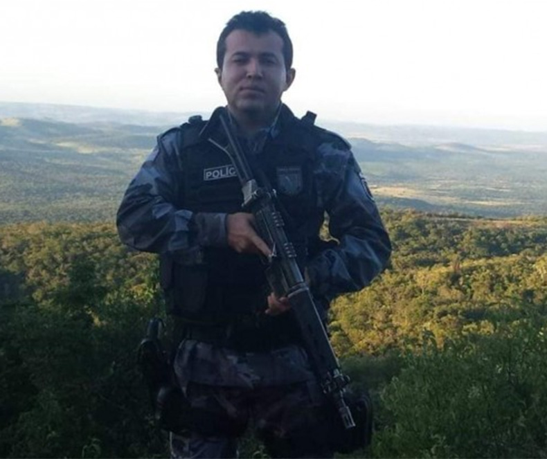 Policial Militar morre em colisão de carro com carreta na BR-407