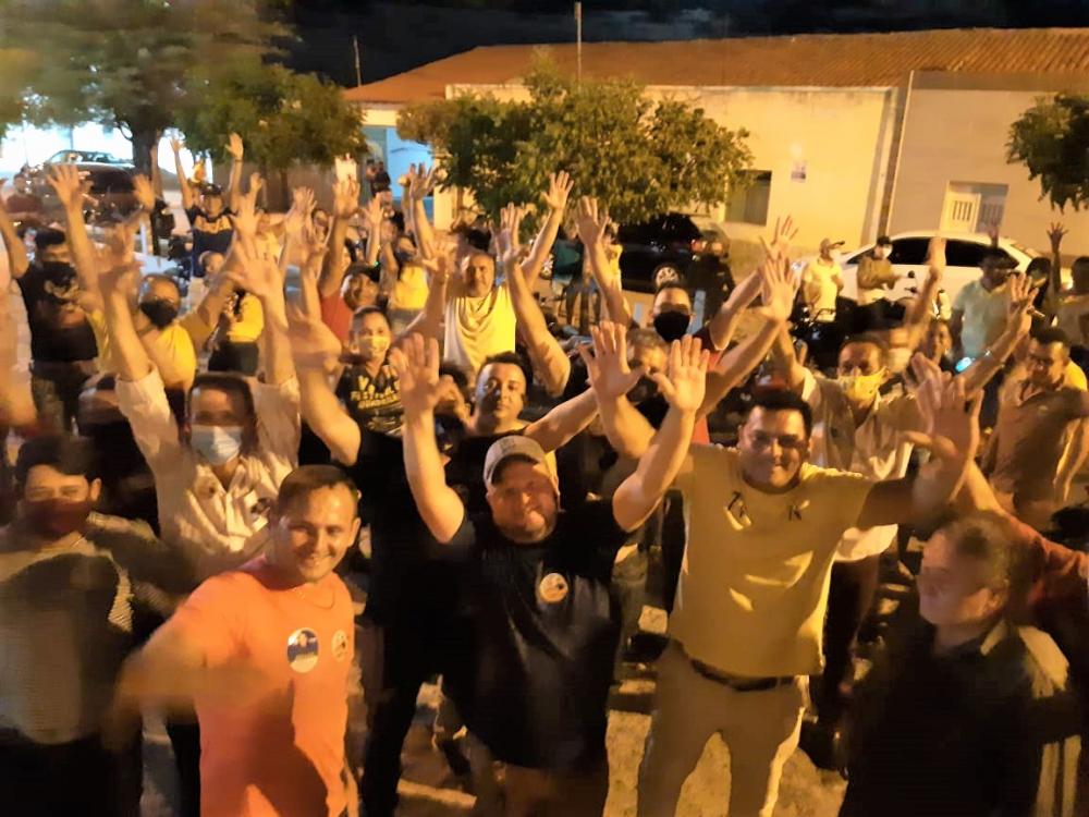 Em Monsenhor Hipólito, prefeito descumpre o próprio decreto e promove aglomeração em carreata