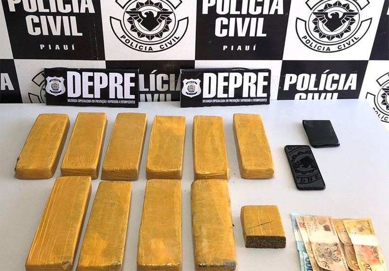 Dez quilos de droga são achados em lagoa e pedreiro é preso