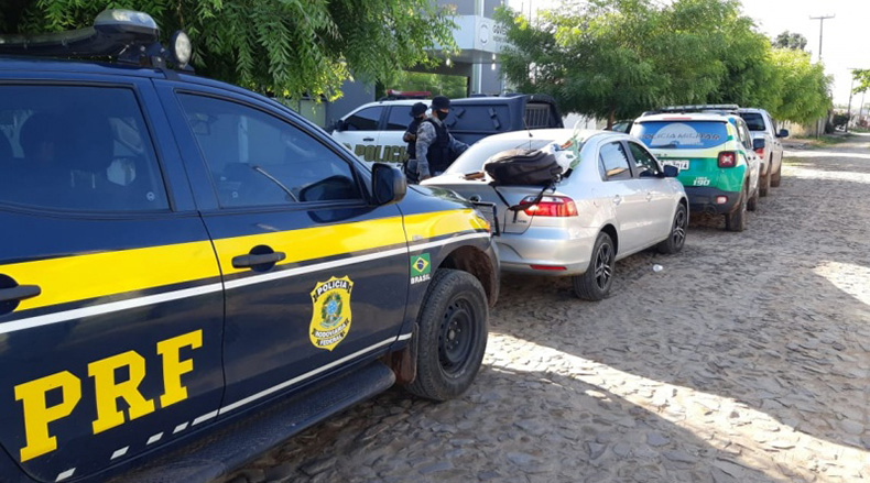 Suspeita de integrar PCC é presa em carro que teria sido usado em homicídios no PI