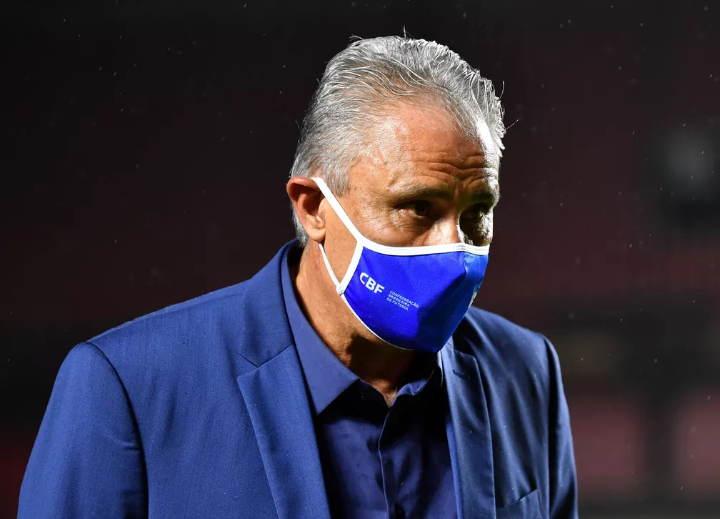  Tite, técnico da seleção brasileira, durante jogo contra a Venezuela — Foto: Nelson Almeida/Reuters 