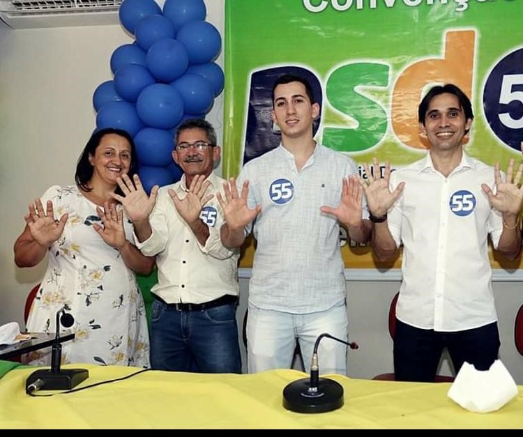 O vereador e a sua esposa (à esquerda). (Foto: Arquivo Pessoal)