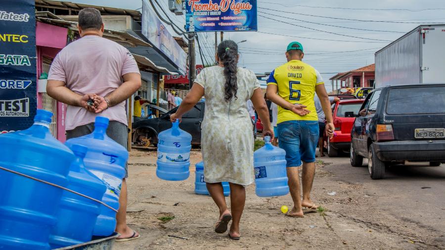Após o primeiro apagão, população sofreu com crise de desabastecimento no Amapá, gerando filas em postos e falta de água - Imagem: Maksuel Martins/Fotoarena/Estadão Conteúdo