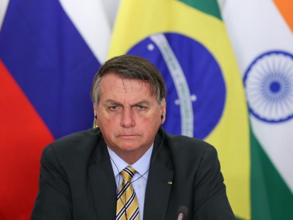 Bolsonaro ignora racismo e ataca quem reage: 'lixo'