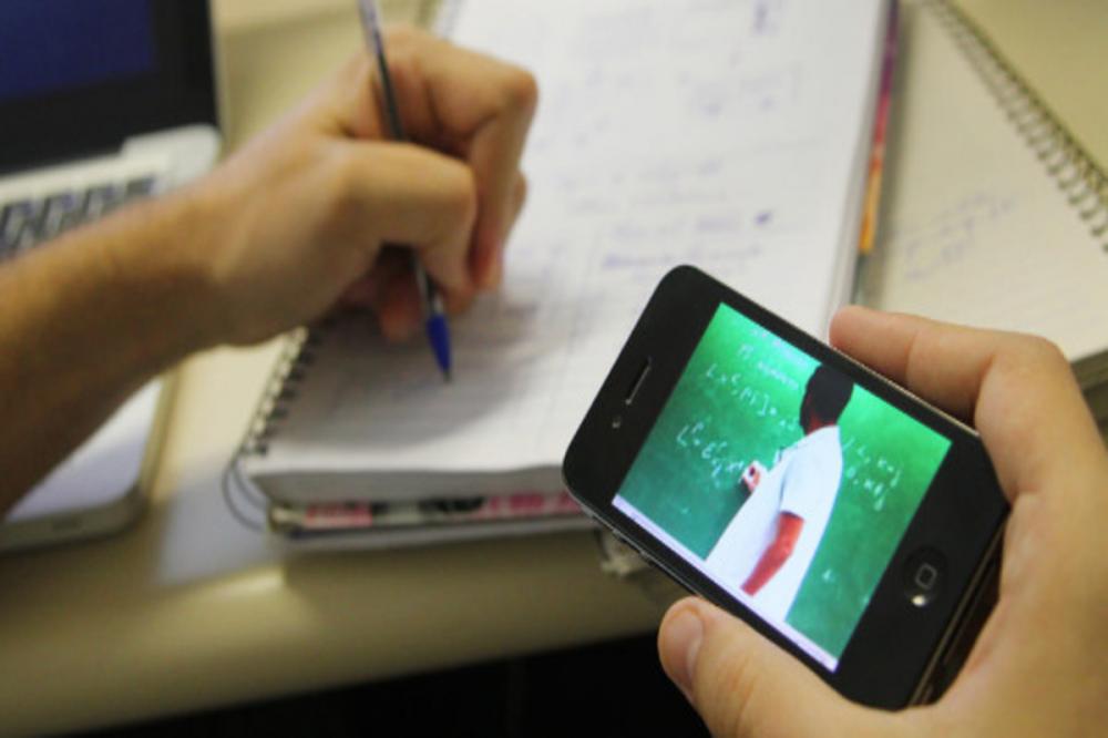 Governo distribuirá 140 mil chips com internet a estudantes da rede estadual