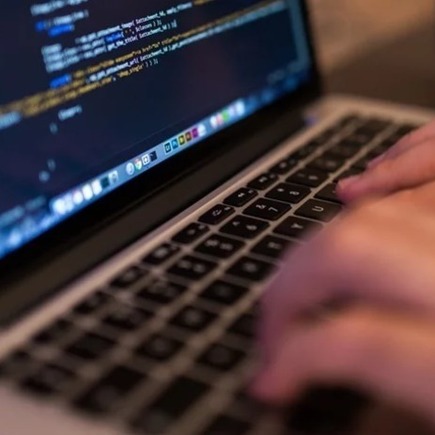 Senado aprova projeto que aumenta pena para fraudes na internet