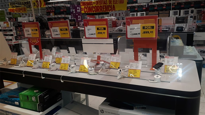 Bando rouba mais de 30 celulares e TVs do Extra em Teresina
