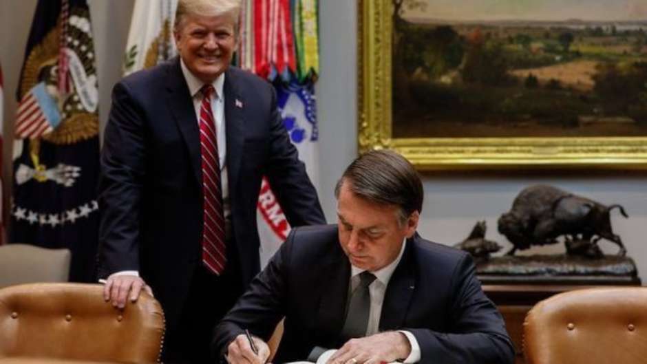 Bolsonaro ficará 'isolado em autoritarismo' sem Trump