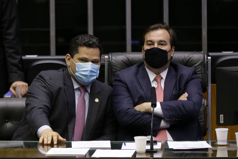 Partidos defendem liberar reeleição de Alcolumbre e barrar a de Maia