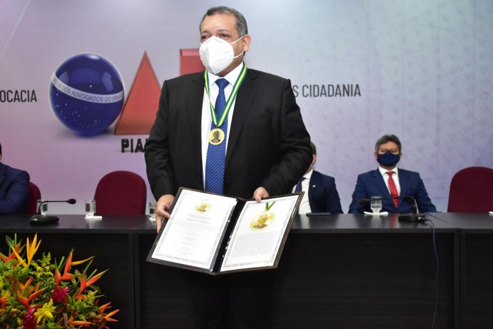 OAB-PI concede a mais alta honraria piauiense ao ministro Nunes Marques