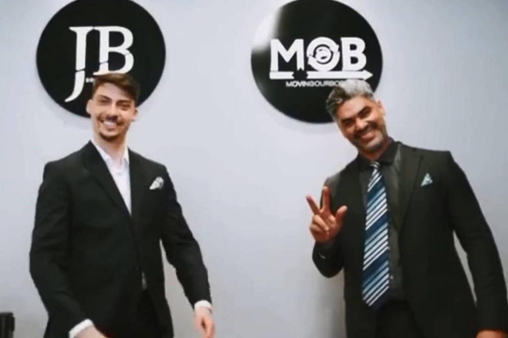 Oposição leva caso de Renan Bolsonaro à Procuradoria