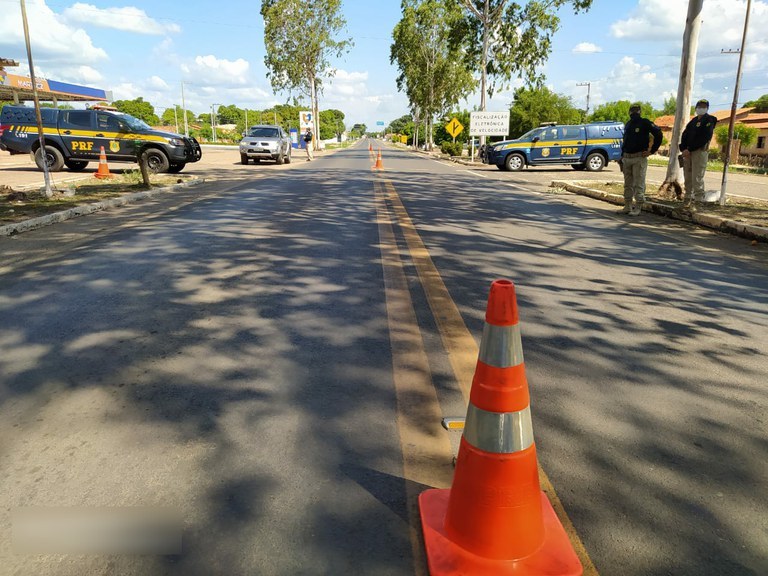 Em menos de 24h, PRF flagra mais de 300 condutores cometendo infrações no Piauí