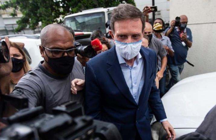 STJ concede prisão domiciliar para Crivella com uso de tornozeleira