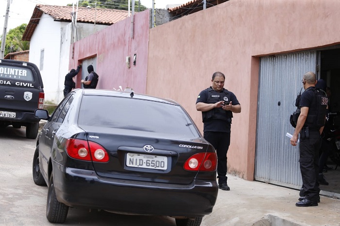 Polícia cumpre 63 mandados contra grupo que roubava carros em Teresina
