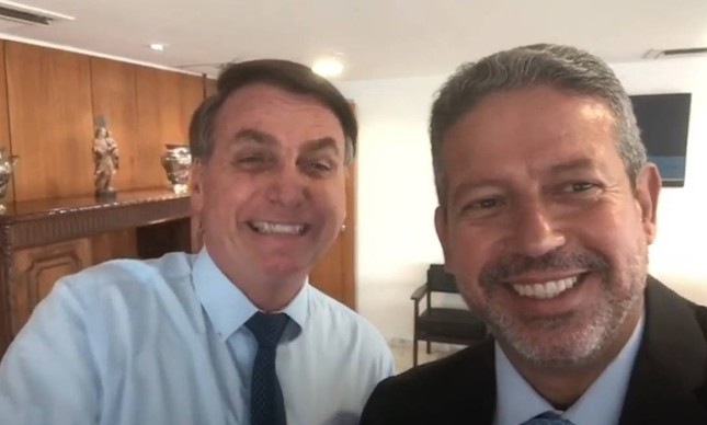 Bolsonaro tem 500 cargos disponíveis a quem votar em Arthur Lira