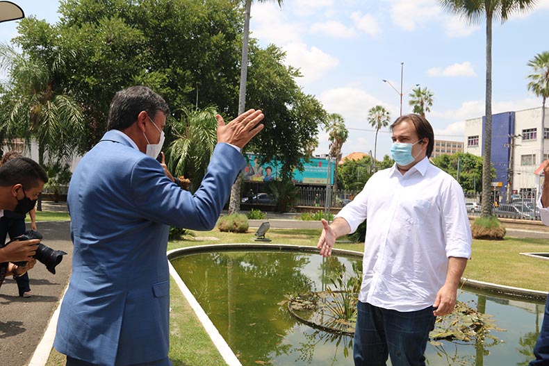 Maia diz que é “tom de ameaça” fala de Bolsonaro sobre invasão no Capitólio