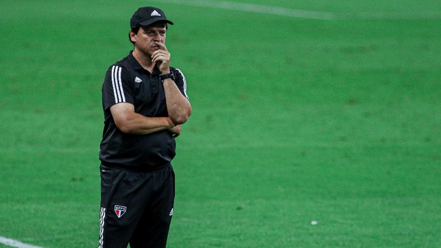 Fernando Diniz tenta reação no São Paulo após eliminação na Copa do Brasil e derrota para o Red Bull Bragantino - Imagem: Fernando Alves/AGIF