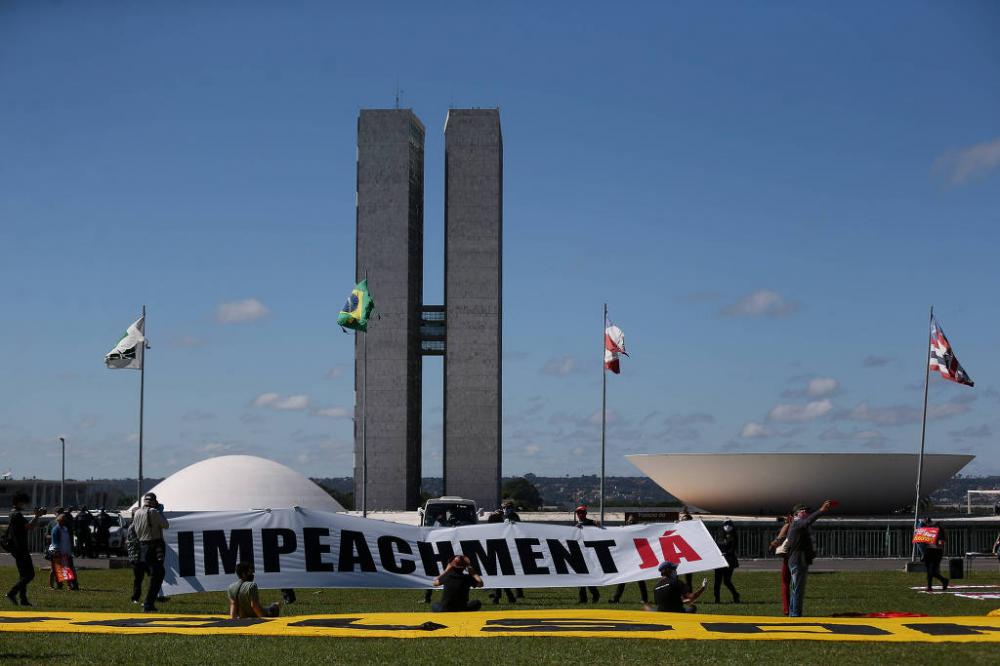 Impeachment de Bolsonaro depende de pressão das ruas, acredita OAB