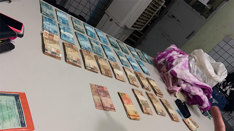 Trio é preso suspeito de arrombar farmácia e furtar cerca de R$ 30 mil