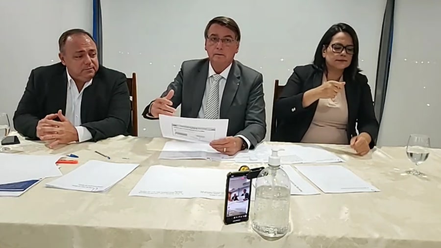 Militares avaliam que Pazuello usa imagem das Forças Armadas de forma equivocada