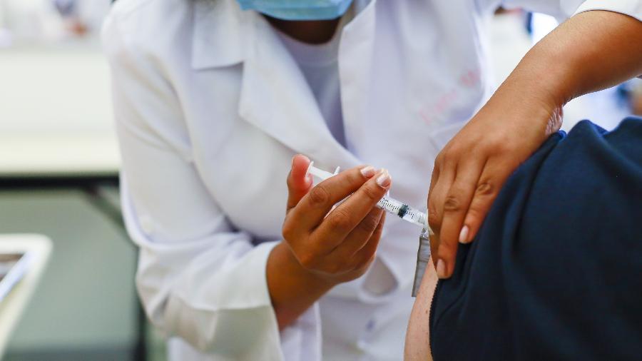 Imunização contra a covid-19 começou após aprovação emergencial de vacinas no Brasil - Imagem: 18.jan.2021 - Marcelo Justo/UOL