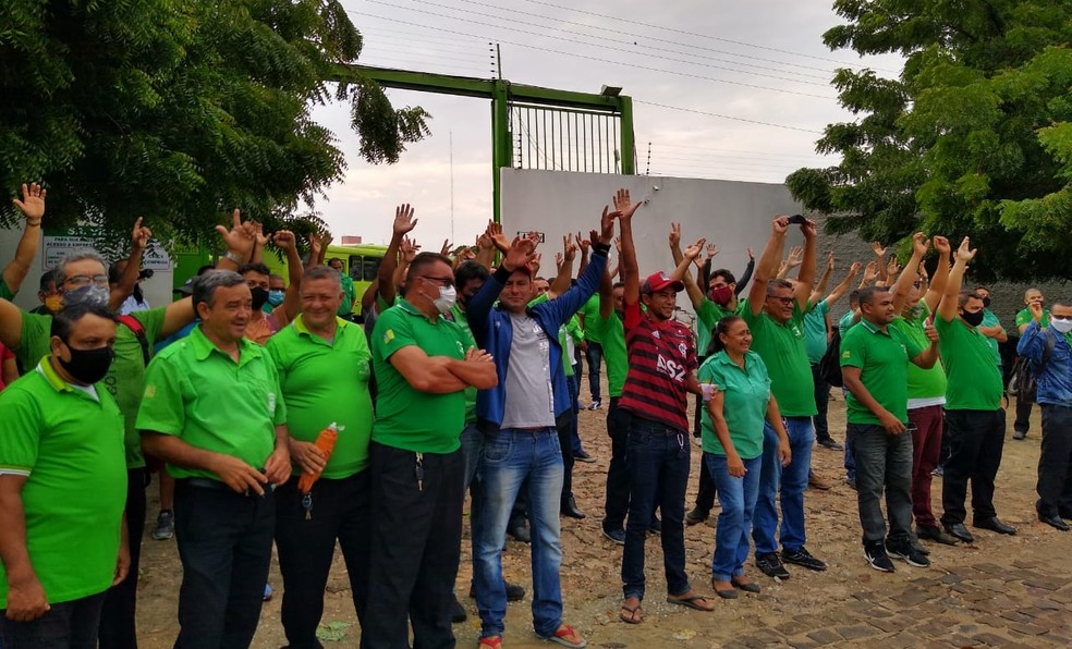 Motoristas e cobradores de ônibus fazem 2º dia de paralisação em Teresina — Foto: Arquivo pessoal
