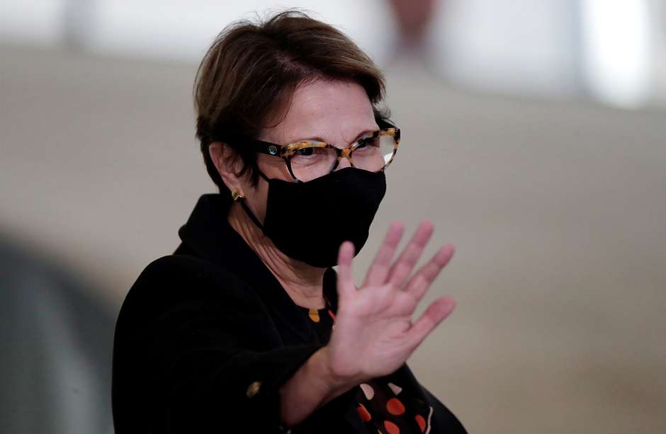 Por voto para Lira, Bolsonaro exonera Tereza Cristina e Onyx