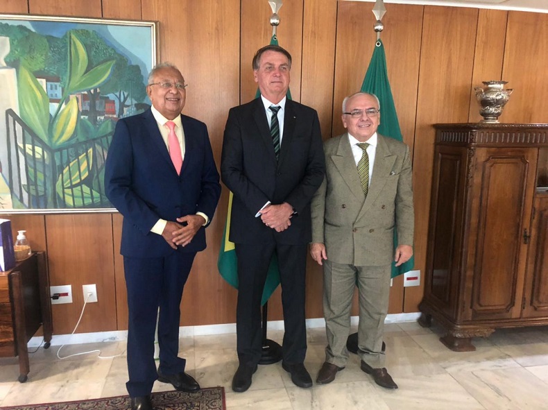 Com Dr. Pessoa, Bolsonaro promete apoio para construção de hospitais em Teresina