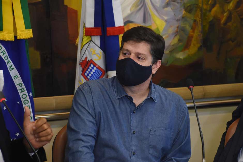PSDB libera votos e aumenta debandada de bloco de Baleia Rossi