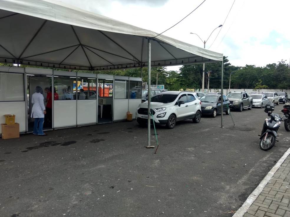 Idosos serão vacinados contra a Covid-19 por meio de drive-thru, em quatro pontos de Teresina. — Foto: Helder Vilela/G1