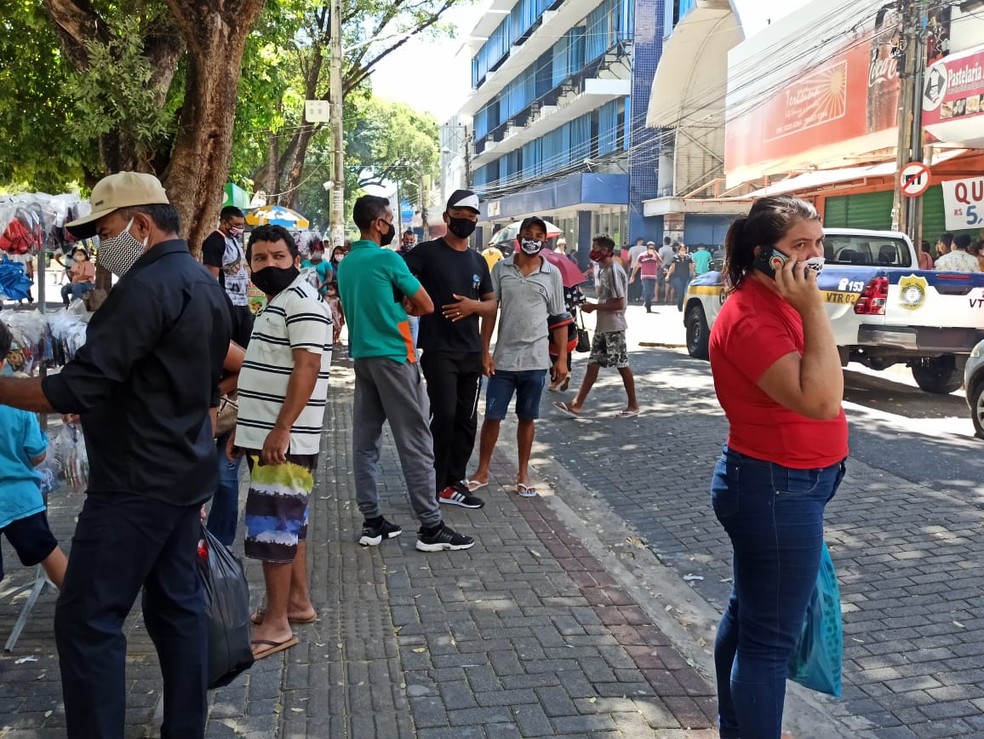 Comércio de Teresina abre no Carnaval; prefeitura e estado suspendem pontos facultativos